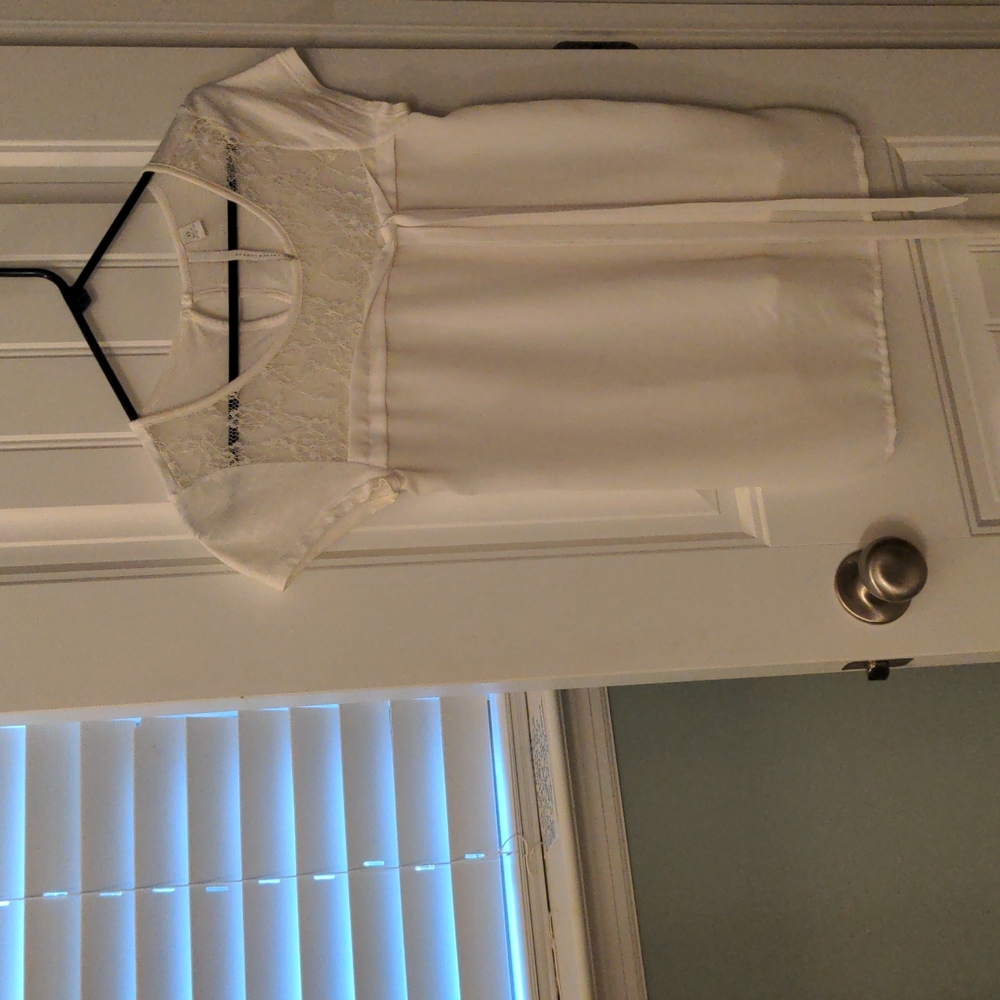Women's off white blouse